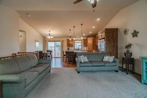 4812 Windsor St, Bismarck, ND 58503 photo 8