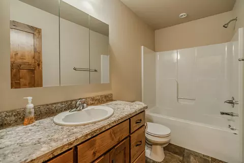 4812 Windsor St, Bismarck, ND 58503 photo 29