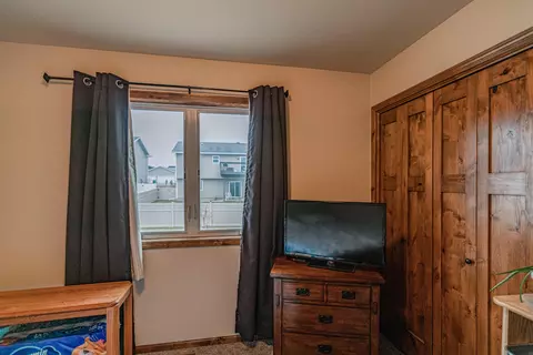 4812 Windsor St, Bismarck, ND 58503 photo 37