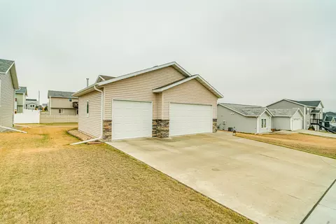 4812 Windsor St, Bismarck, ND 58503 photo 67