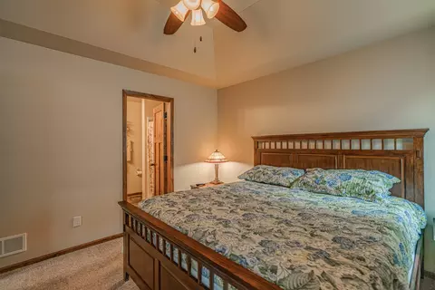 4812 Windsor St, Bismarck, ND 58503 photo 23