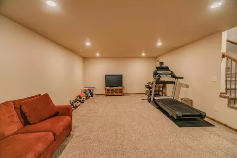 4812 Windsor St, Bismarck, ND 58503 photo 47