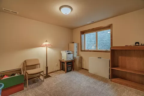4812 Windsor St, Bismarck, ND 58503 photo 50