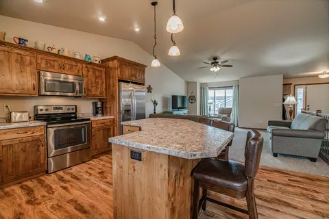 4812 Windsor St, Bismarck, ND 58503 photo 12