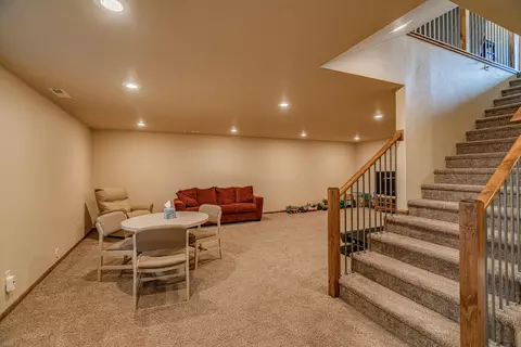 4812 Windsor St, Bismarck, ND 58503 photo 43