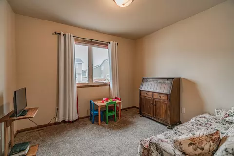 4812 Windsor St, Bismarck, ND 58503 photo 32
