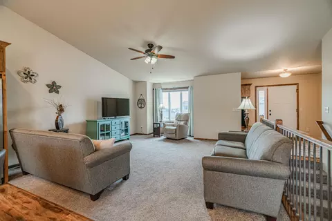 4812 Windsor St, Bismarck, ND 58503 photo 11