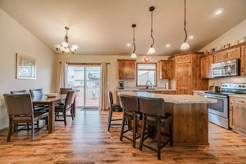 4812 Windsor St, Bismarck, ND 58503 photo 13