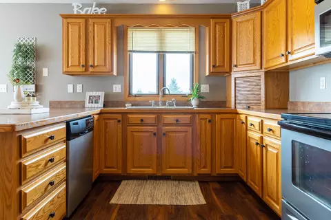 1930 Oregon Dr, Bismarck, ND 58503 photo 21