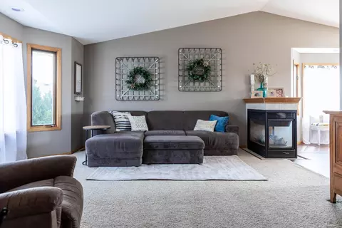 1930 Oregon Dr, Bismarck, ND 58503 photo 6