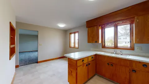1211 18th St, Bismarck, ND 58501 photo 4