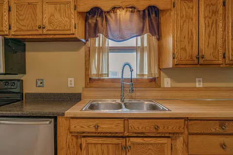 1306 Monte Dr NW, Mandan, ND 58554 photo 23