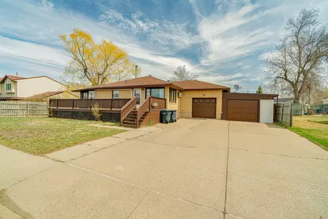 1306 Monte Dr NW, Mandan, ND 58554 photo 2