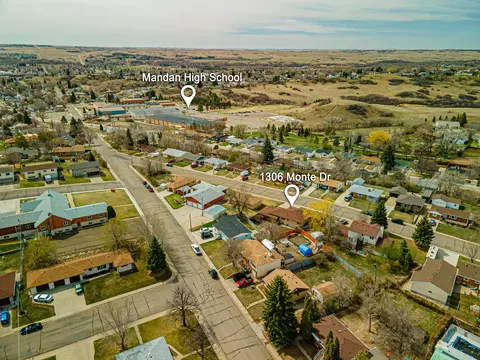 1306 Monte Dr NW, Mandan, ND 58554 photo 9