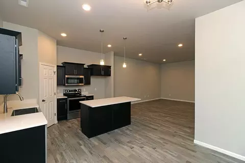208 Kenner Loop, Bismarck, ND 58504 photo 8