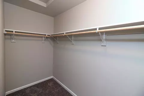 208 Kenner Loop, Bismarck, ND 58504 photo 4