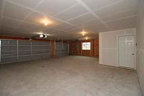208 Kenner Loop, Bismarck, ND 58504 photo 11