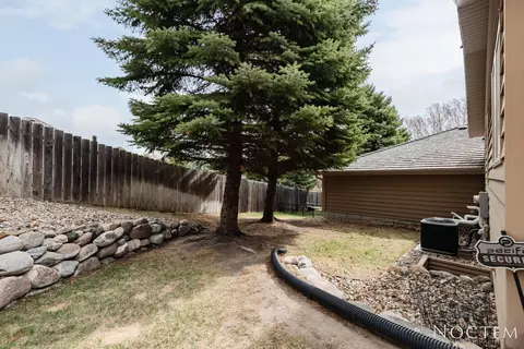 3102 Hackberry St, Bismarck, ND 58503 photo 38