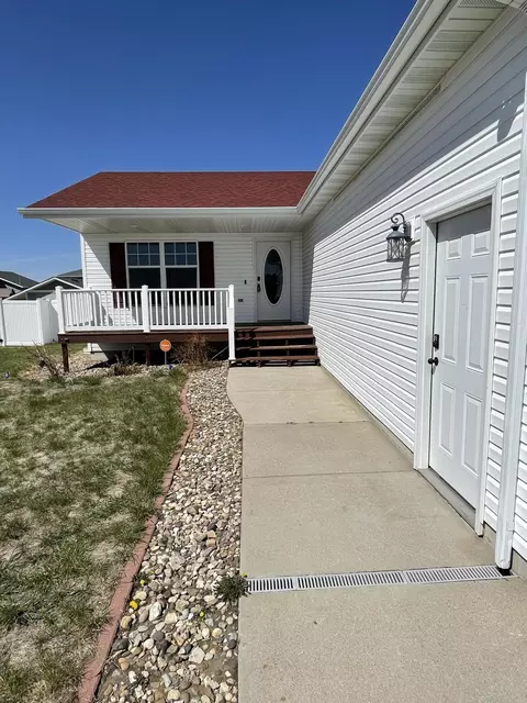 132 Dolan Dr, Lincoln, ND 58504 photo 5