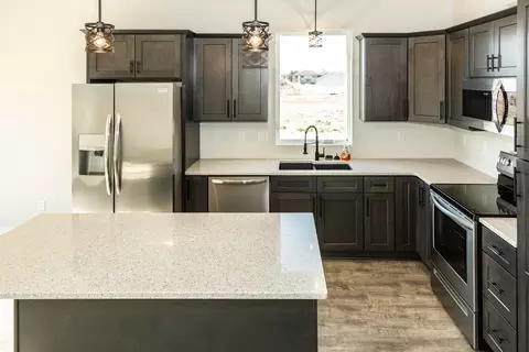 2508 Water Park Loop SE, Mandan, ND 58554 photo 3