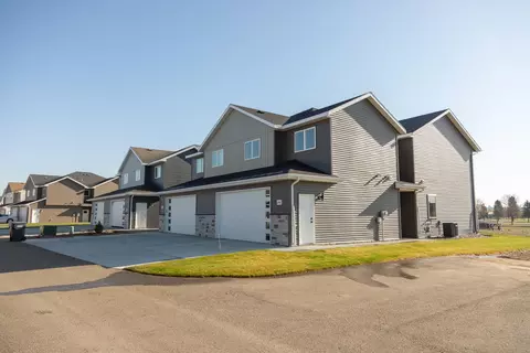 2508 Water Park Loop SE, Mandan, ND 58554 photo 1
