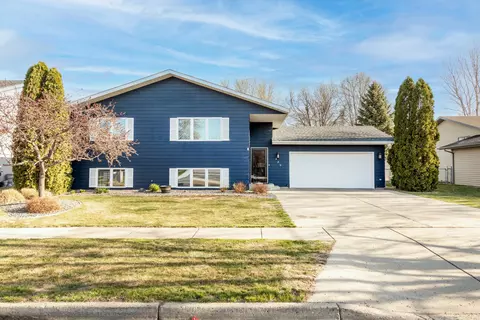 420 E Wachter Ave, Bismarck, ND 58504 photo 1