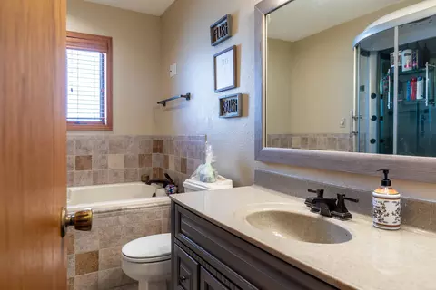 420 E Wachter Ave, Bismarck, ND 58504 photo 9