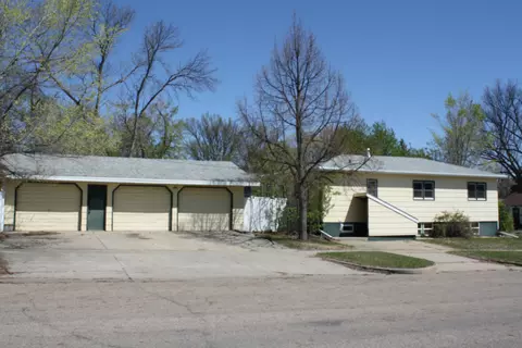 700 18th St N, Bismarck, ND 58501 photo 2