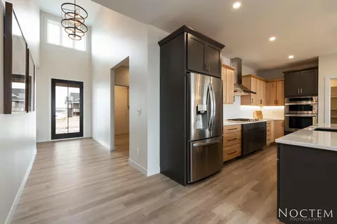 4729 Marsh Hawk Dr, Bismarck, ND 58503 photo 4