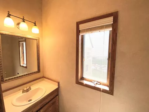 523 Juniper Dr, Bismarck, ND 58503 photo 19