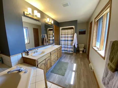 523 Juniper Dr, Bismarck, ND 58503 photo 22