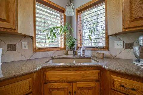 756 Juniper Dr, Bismarck, ND 58503 photo 6