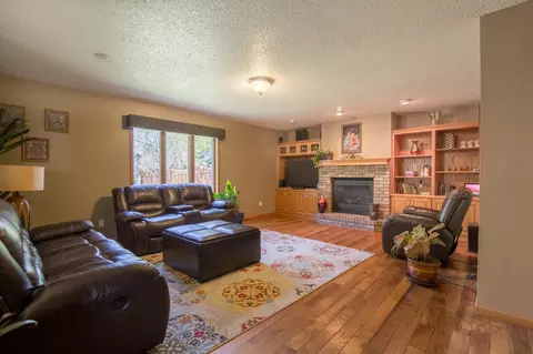 756 Juniper Dr, Bismarck, ND 58503 photo 3