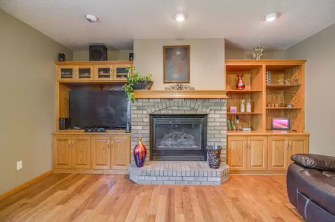756 Juniper Dr, Bismarck, ND 58503 photo 4