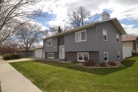 2005 Harmon Ave, Bismarck, ND 58501 photo 1