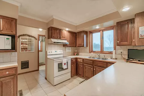 3065 Dublin Dr, Bismarck, ND 58503 photo 22