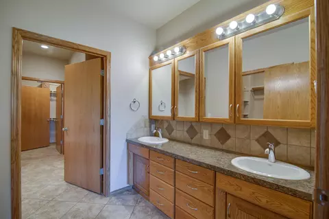 3436 Thunderbird Ln, Bismarck, ND 58503 photo 27