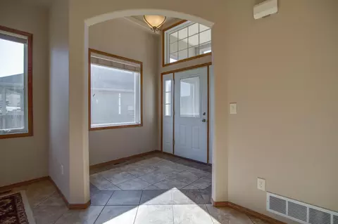 3436 Thunderbird Ln, Bismarck, ND 58503 photo 4