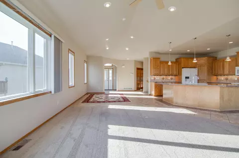 3436 Thunderbird Ln, Bismarck, ND 58503 photo 16