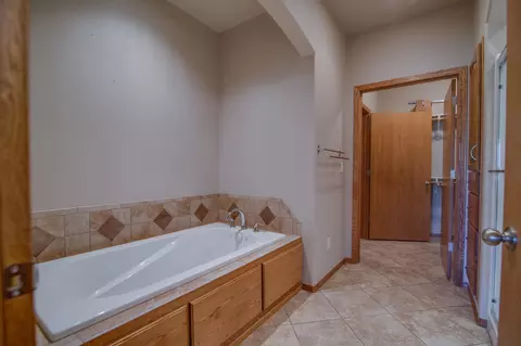 3436 Thunderbird Ln, Bismarck, ND 58503 photo 30
