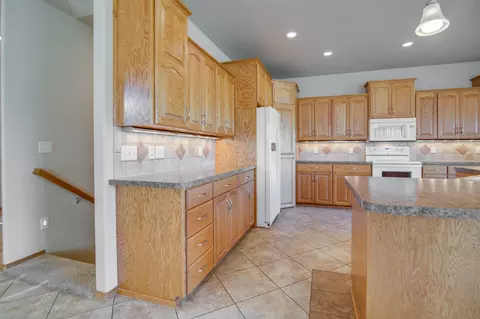 3436 Thunderbird Ln, Bismarck, ND 58503 photo 18