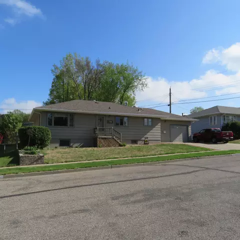 1708 Harmon Ave, Bismarck, ND 58501 photo 1