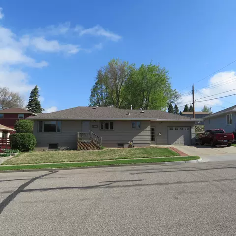1708 Harmon Ave, Bismarck, ND 58501 photo 2
