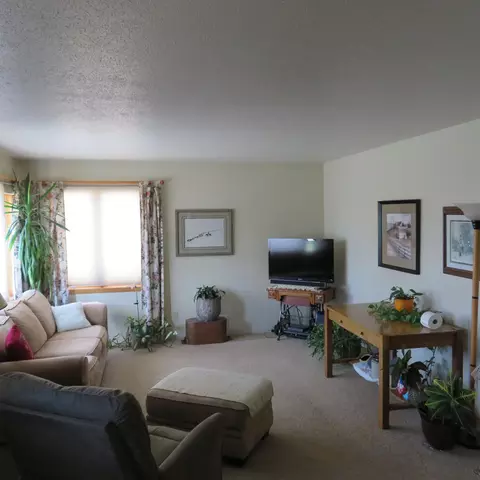 1708 Harmon Ave, Bismarck, ND 58501 photo 4