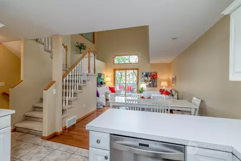 606 Collins Ct NW, Mandan, ND 58554 photo 8