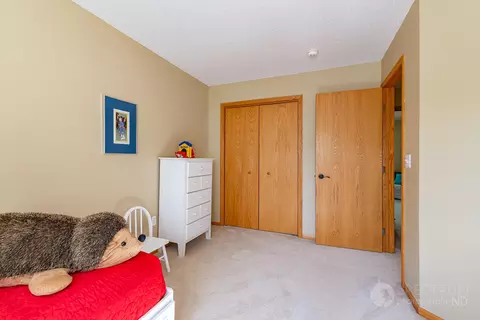 606 Collins Ct NW, Mandan, ND 58554 photo 24