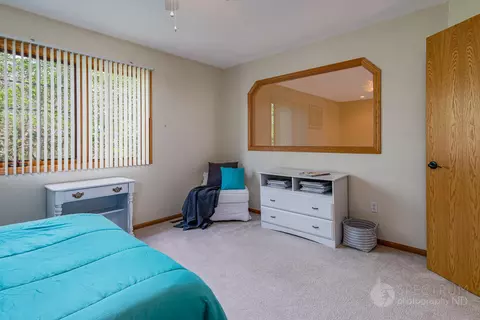 606 Collins Ct NW, Mandan, ND 58554 photo 21