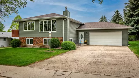 109 Apollo Ave, Bismarck, ND 58503 photo 1