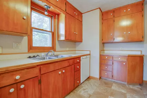 607 16th St S, Bismarck, ND 58504 photo 9