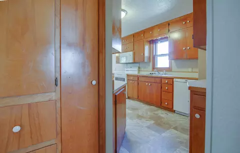 607 16th St S, Bismarck, ND 58504 photo 6